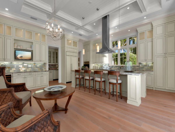 Luxury Coastal Retreat in Naples - Perfect For Your Next Vacation